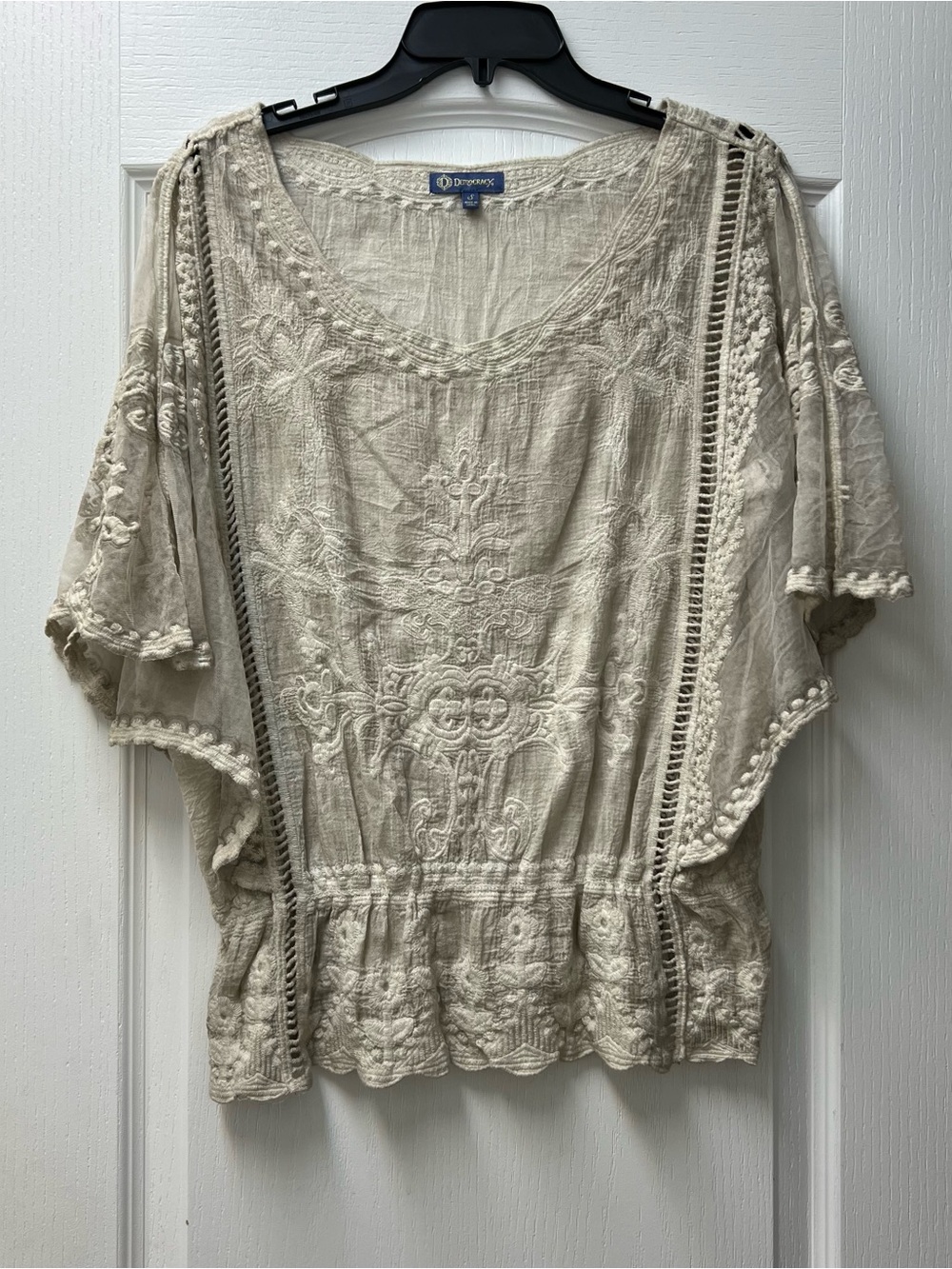 Democracy Women's Embroidered Boho V-Neck top with Elastic Waist Sz Sm